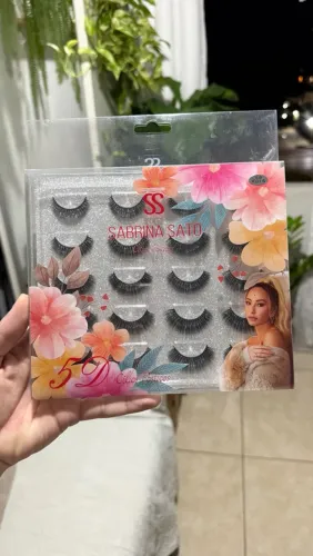 Sabrina Sato Cílios postiços