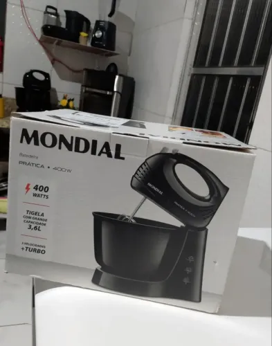 Batedeira Mondial Lacrada Nova