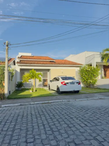 Casa em condomínio no SIM