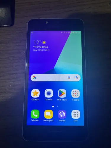 Celular j2