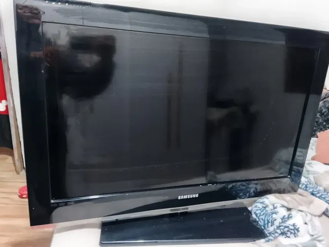 Tv não e smart funcionando perfeitamente 32 polegadas 
