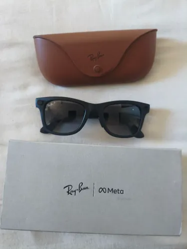 Rayban Meta Gen 2 polarizado em estado de novo.