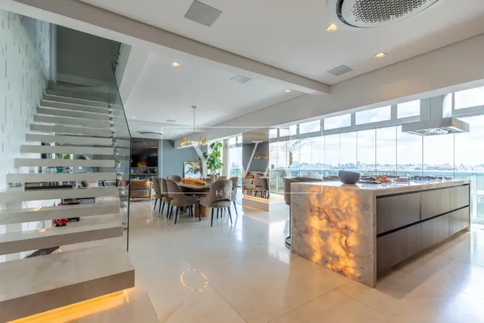 Apartamento com 225 m², 2 quartos sendo 2 suítes à venda no bairro Itaim Bibi.