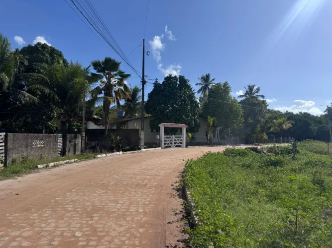 Terreno à Venda com uma Casa Construída em Tamandaré-PE 