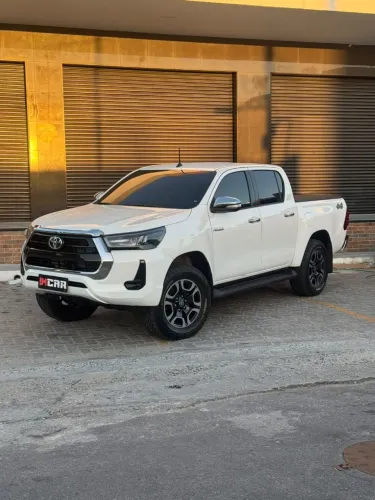 Toyota Hilux CD SR 4X4 2.8 TDI Diesel Aut. 2016