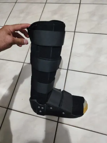 Bota Robofoot Ortopédica Cano Longo - Ajustável e Resistente - Pronta Entrega!