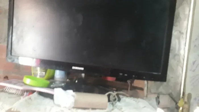 Troco em outra que pegue conversor ou vendo com pequenas listras ajustar a antena ela fica