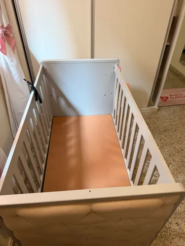 Berço mini cama como capitonê 