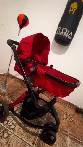 Carrinho semi novo de bebê