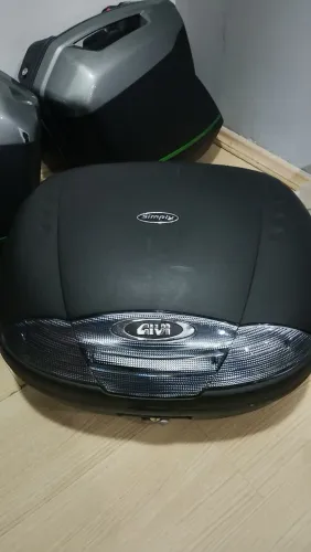 Baú traseiro Givi