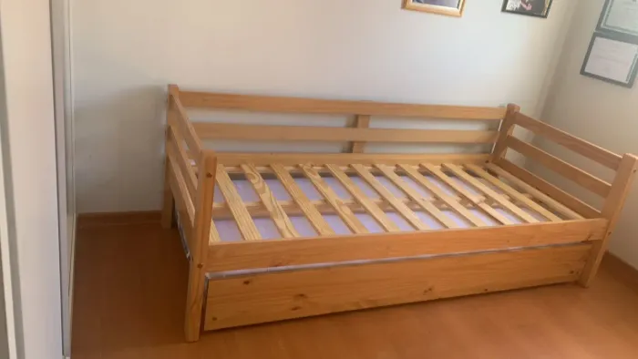 Cama solteiro + Auxiliar ( comprada naTok Stok)