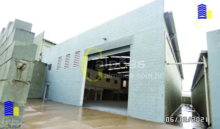 Galpão/Depósito/Armazém para aluguel possui 895 metros quadrados (condomínio fechado)