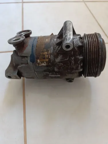 Vendo compressor do ar condicionado do Vectra ano 2000 valor r$ 300