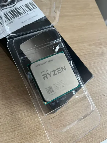CPU AMD Ryzen 3 3200G