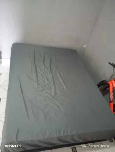 Cama de casal semi novo/telefone ? *
