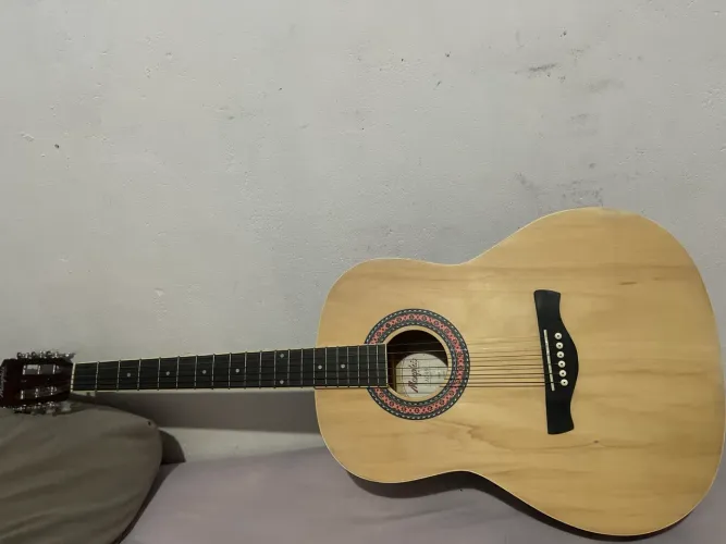 Vende-se Violão Memphis