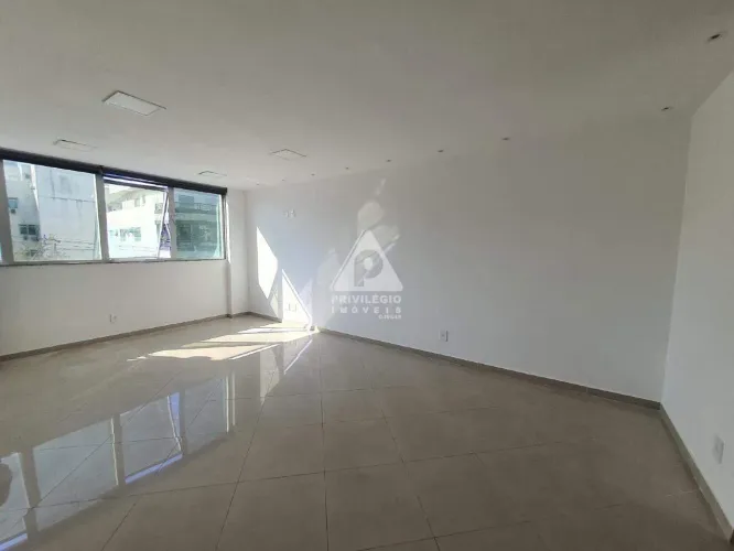 Sala Comercial de 29 m² em porcelanato no Recreio dos Bandeirantes