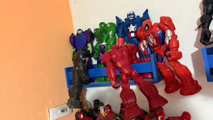 Brinquedos da Marvel ou Dc