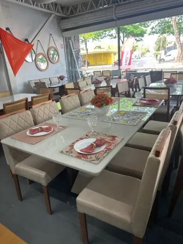 Mesa nova de madeira maciça pronta entrega