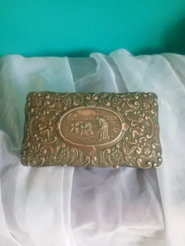 Antiga e linda caixa / porta joias musical francês sec XIX  Funcionando