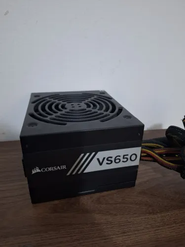 Fonte Corsair 600W VS600