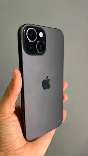 iPhone 15 - 128GB - PRETO