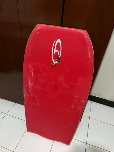 Prancha de bodyboard usada em bom estado