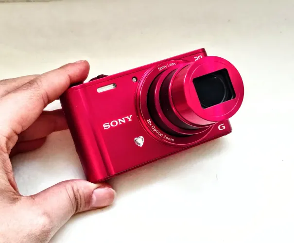Câmera Sony WX300 Vermelha