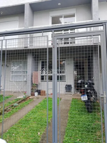 Sobrado com dois quartos, 49m² no bairro Ana Rech.
