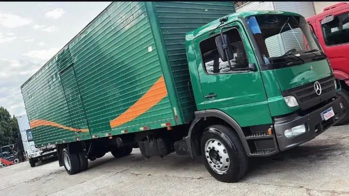 Mb 1718 /  Toco baú 9,5 18 paletes 