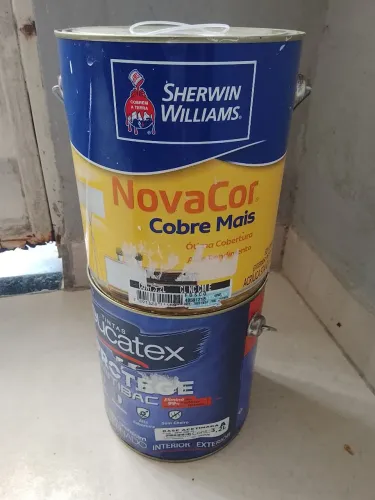2 galões d tinta 3,6 cinza claro 1 fosco e 1 acetinado