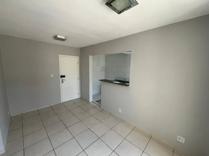 Vendo Apto no Cond.JD.Independência 3 andar(escada), c/3 quartos, 1 banheiro, cozinha e sa
