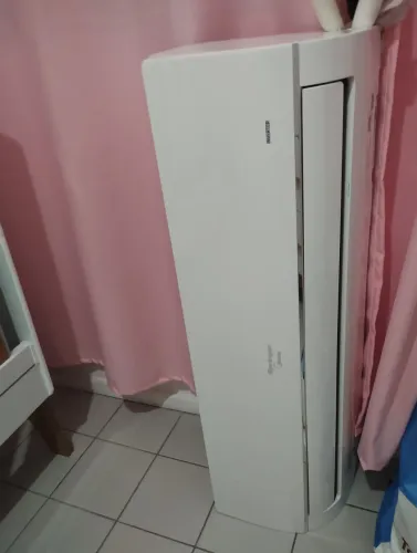 Semi novo,18000btus muito top ar condicionado Midea inverter 18000btus