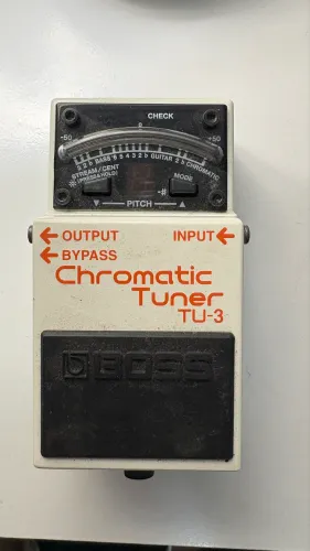 Pedal afinador Boss Tu-3 branco (usado)