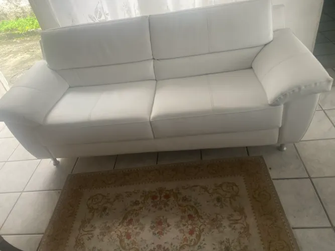 Sofá de couro branco 