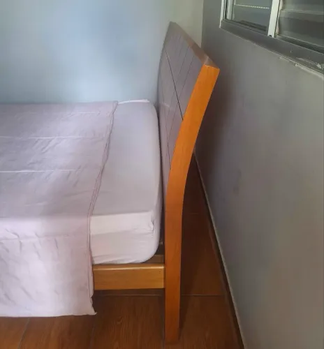 Cama de Casal 1,88 x 1,33 - Madeira Maciça 