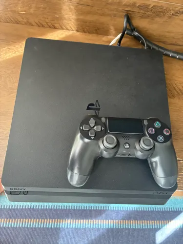 Ps4 slim 500GB