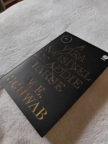 Livro A vida invisivel de Addie LaRue