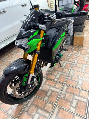 Z900 R edition 2025