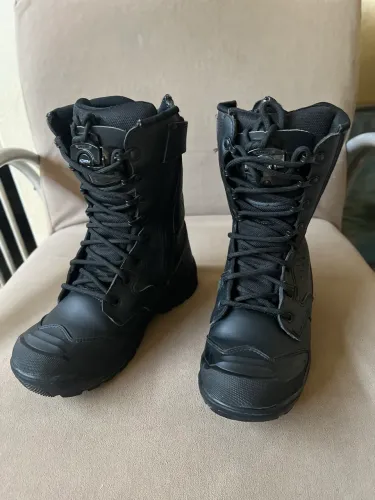Coturno - bota tática