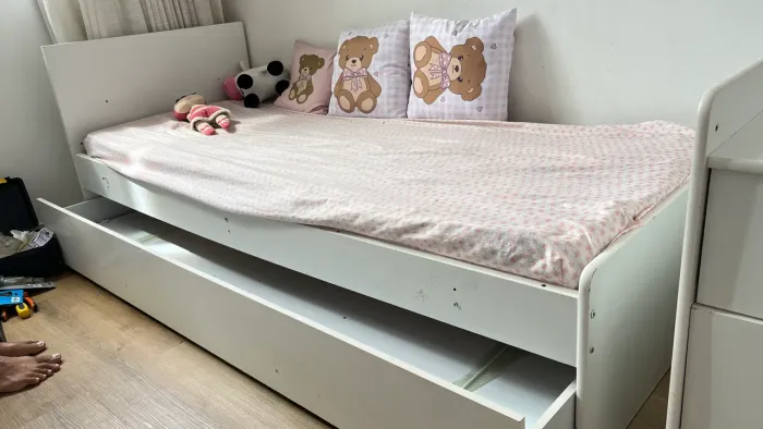 Cama solteiro com auxiliar
