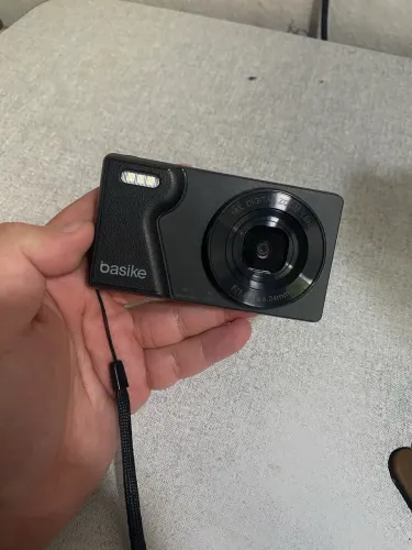 Câmera Digital 4K Basike com Flash, Camêra traseira e frontal, Cartão SD 32GB Incluso