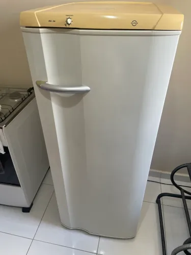 GELADEIRA SUPER CONSERVADA