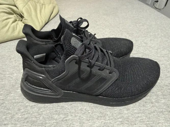 Tênis Adidas Ultraboost 20 - Tamanho 43