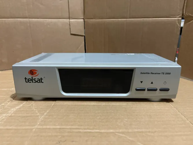 receptor de satélite analógico da marca Telsat, modelo TS 2020 
