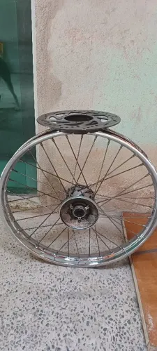 Vendo roda original Lander 250 2022