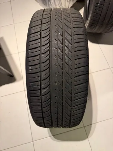 Pneu 245 45 20 Goodyear Eagle F1 seminovo