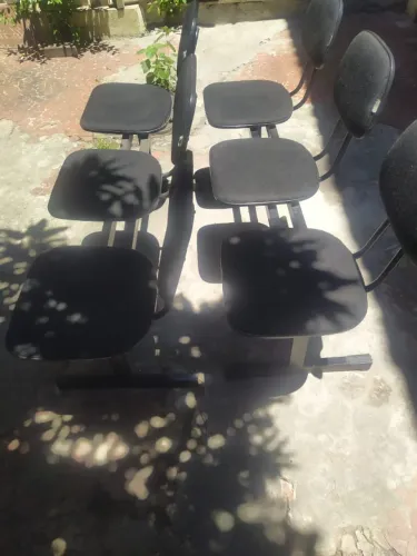 2 LONGARINAS 3 LUGARES PRETO , leia o anuncio