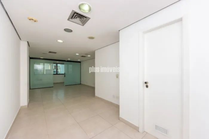 Excelente Conjunto comercial para venda em Moema, 44m²