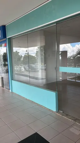 Alugo excelente loja na Quadra 300 do Sudoeste- NAO TRABALHO COM IMOBILIÁRIA